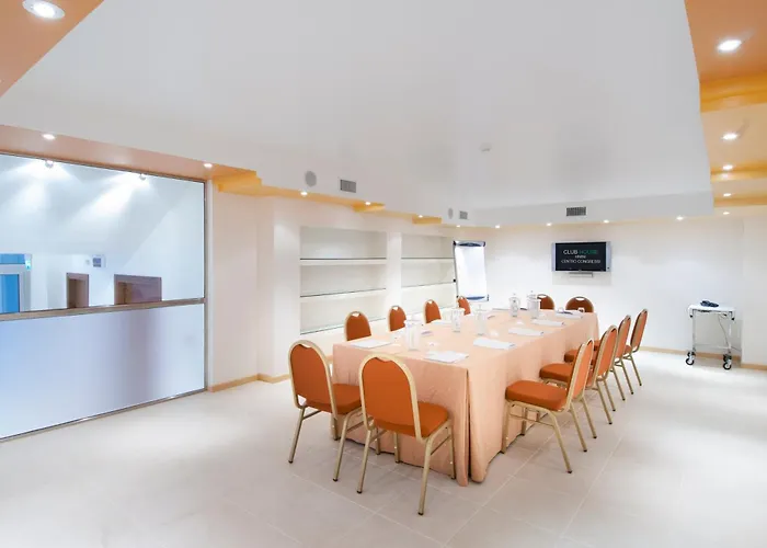 Club House Hotel